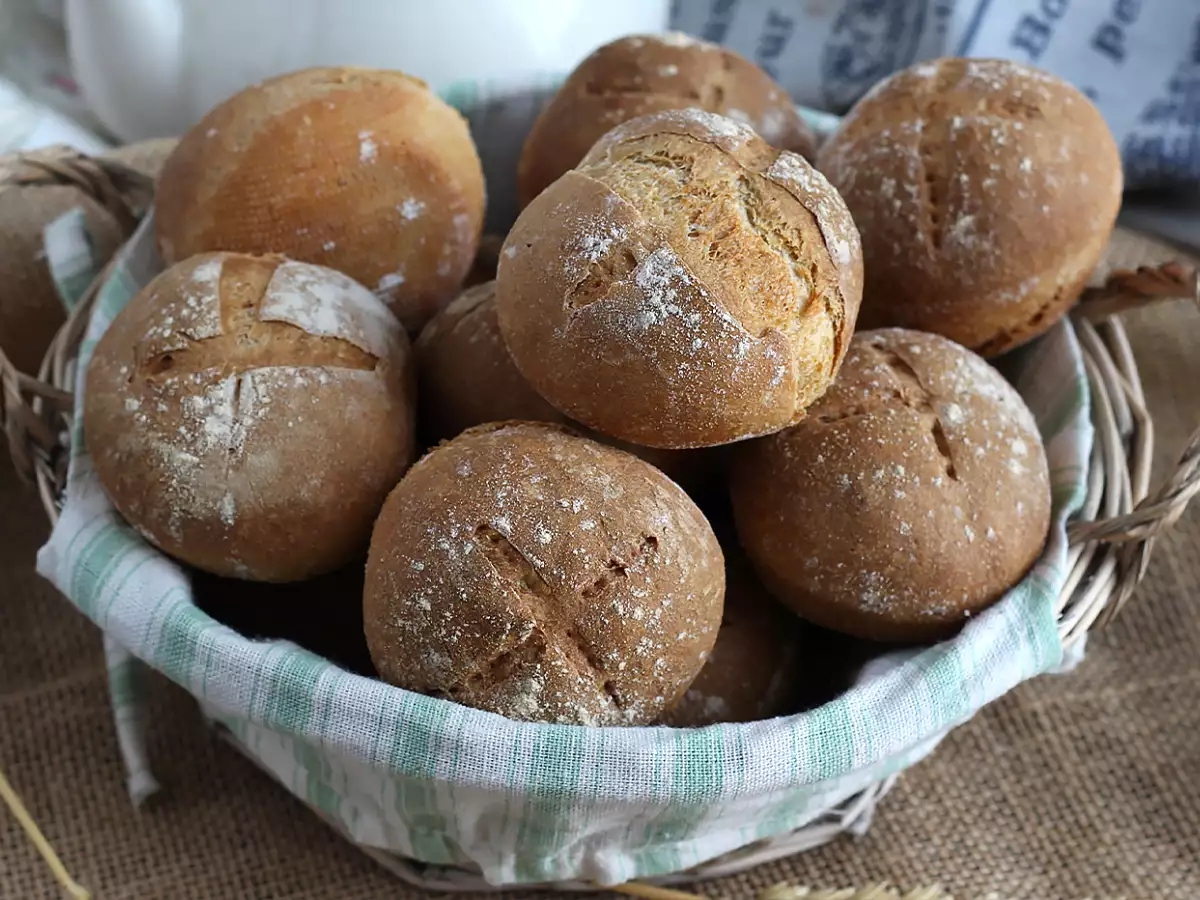Broodjes zonder kneden – knapperig vanbuiten en zacht vanbinnen! - foto 4