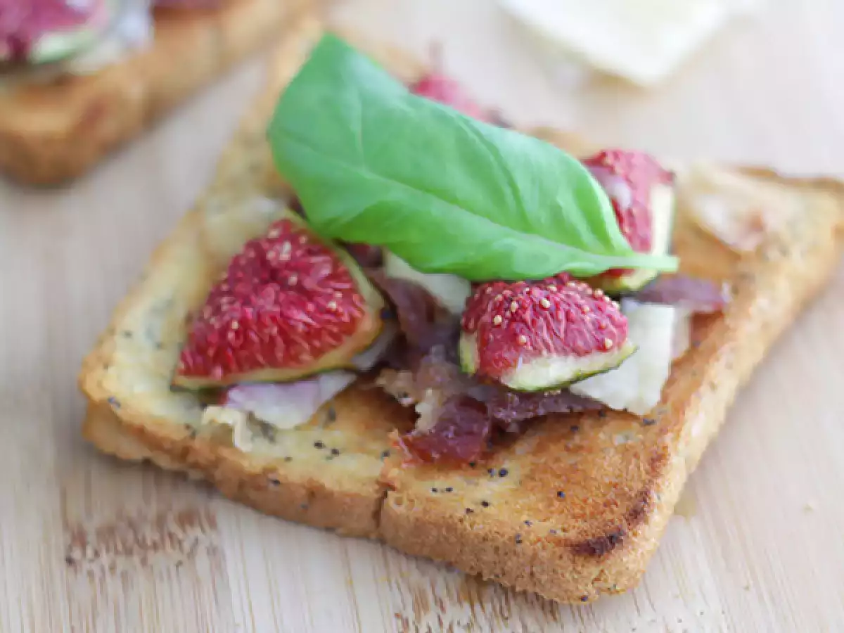 Bruschetta met vijgen, Parmezaanse kaas en Parmaham - foto 2