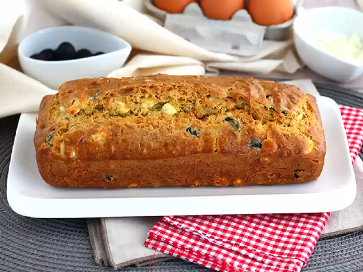 Cake met zwarte olijven en feta - foto 2