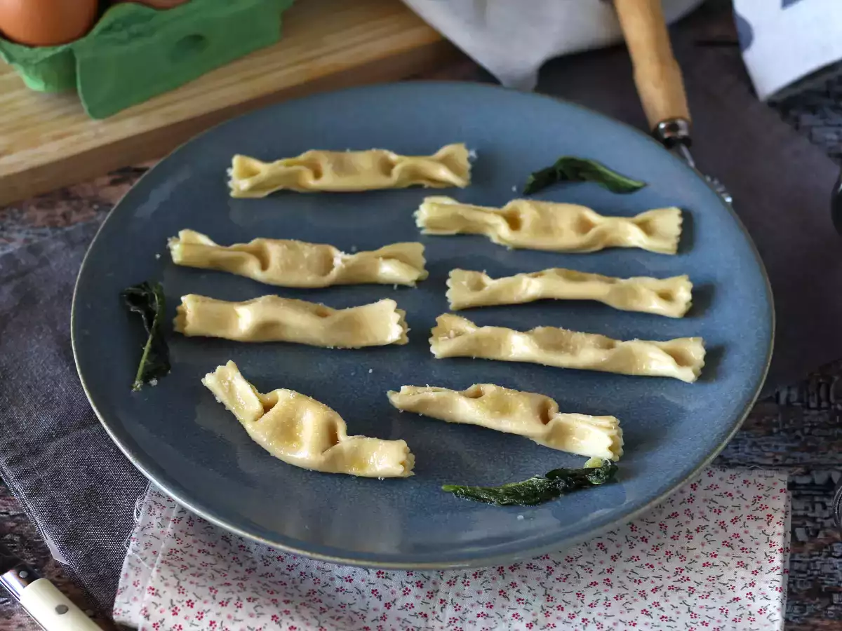 Caramelle: ravioli in de vorm van snoepjes, gevuld met pompoen en ricotta - foto 3