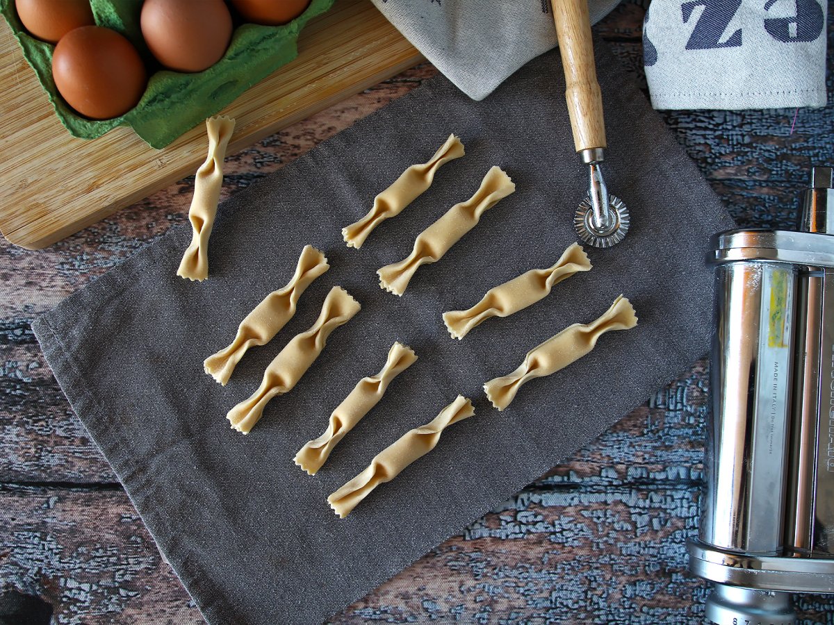 Caramelle, snoepvormige ravioli met pompoen- en ricottavulling - foto 4