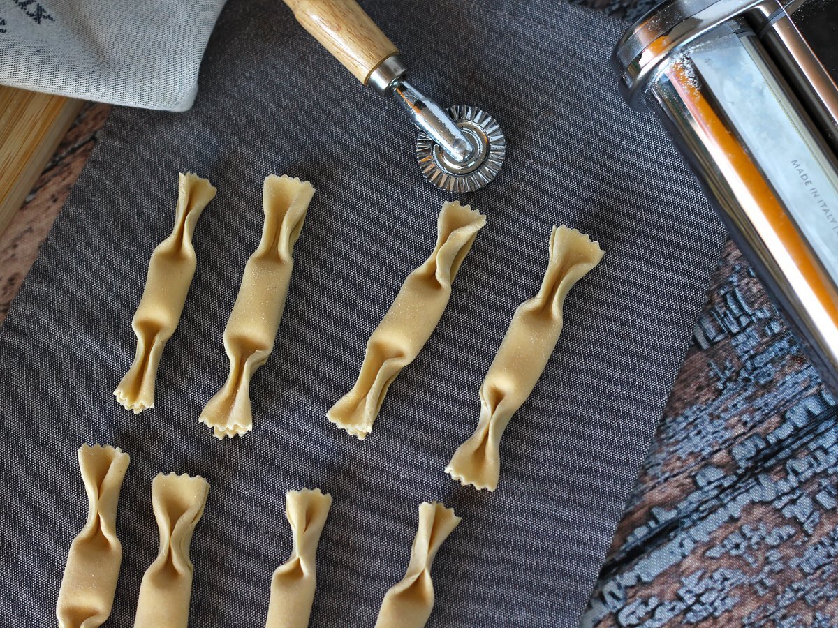 Caramelle, snoepvormige ravioli met pompoen- en ricottavulling - foto 5