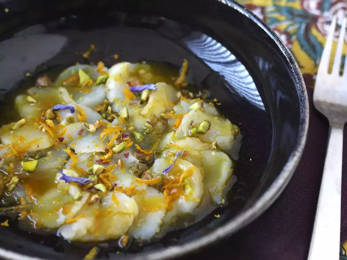 Carpaccio van sint-jakobsschelpen met citrusvinaigrette en pistachenoten, een elegante en gemakkelijk te bereiden voorgerecht - foto 5