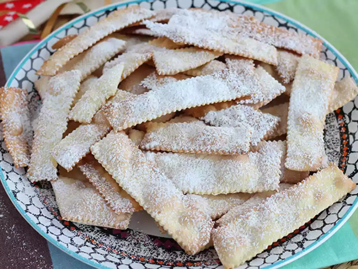 Chiacchiere di carnevale - Italiaanse gebakken bugnes - foto 4