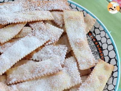 Chiacchiere di carnevale - Italiaanse gebakken bugnes - foto 2