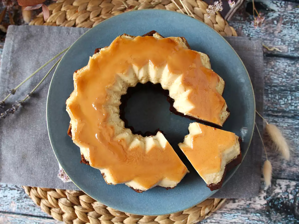 Chocoflan: de perfecte combinatie van een luchtige chocoladetaart en vanille-karamelvla - foto 5