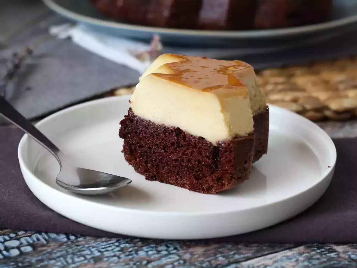 Chocoflan: de perfecte combinatie van een luchtige chocoladetaart en vanille-karamelvla - foto 8