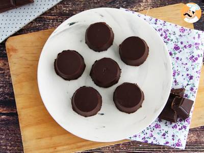 Chocolaatjes gevuld met gezouten boterkaramel en amandelen - foto 4