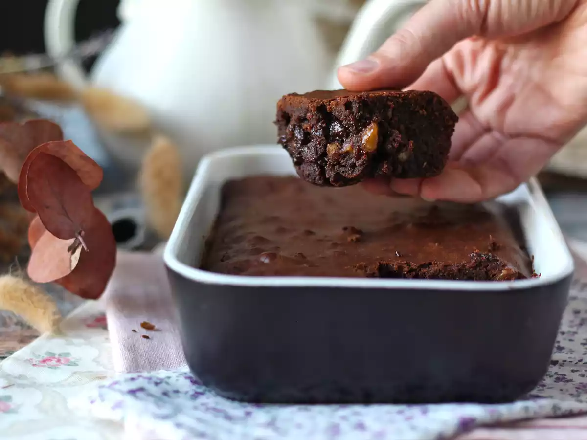Chocolade en walnoot brownie in de friteuse