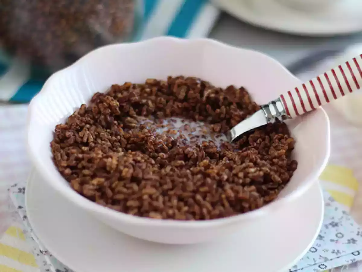 Chocolade gepofte rijstgranen. Kokosnoot pops - foto 2