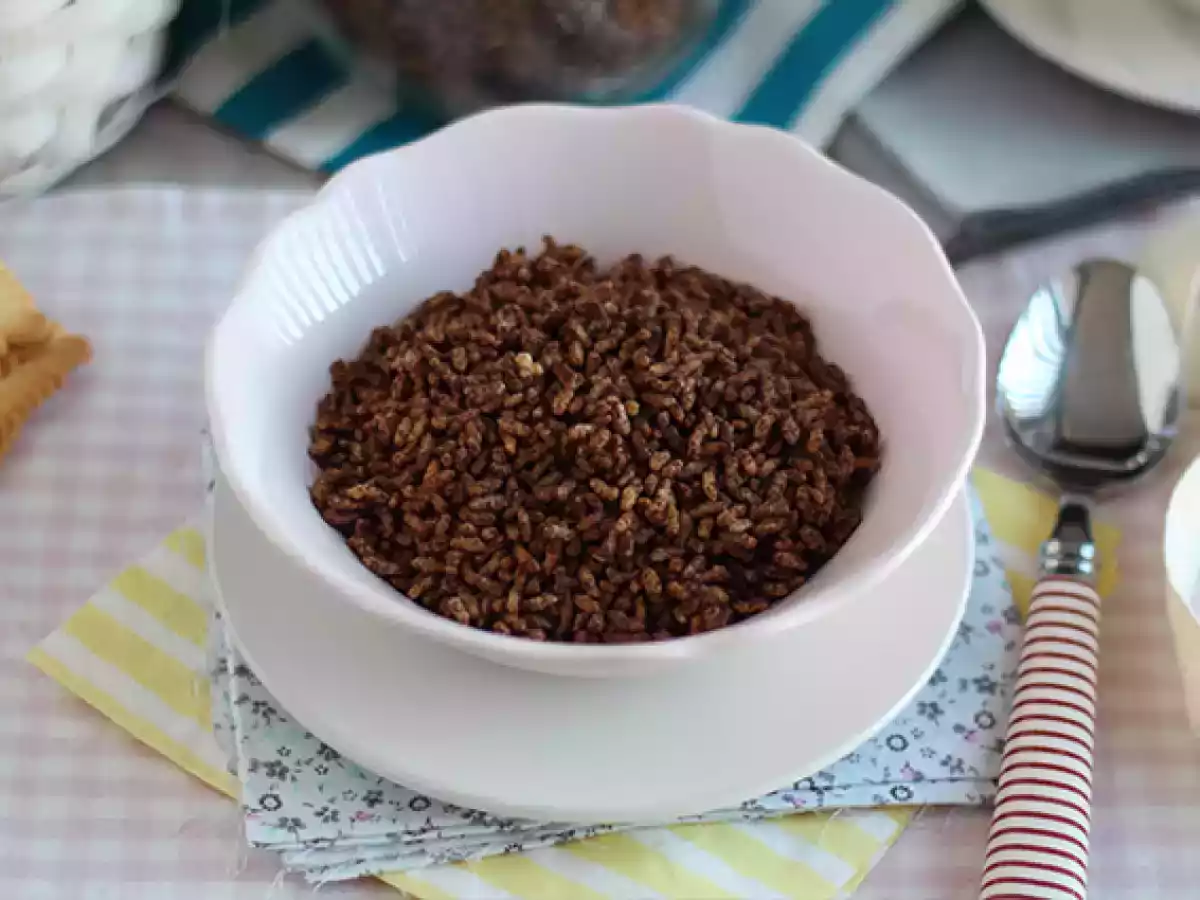 Chocolade gepofte rijstgranen. Kokosnoot pops - foto 3