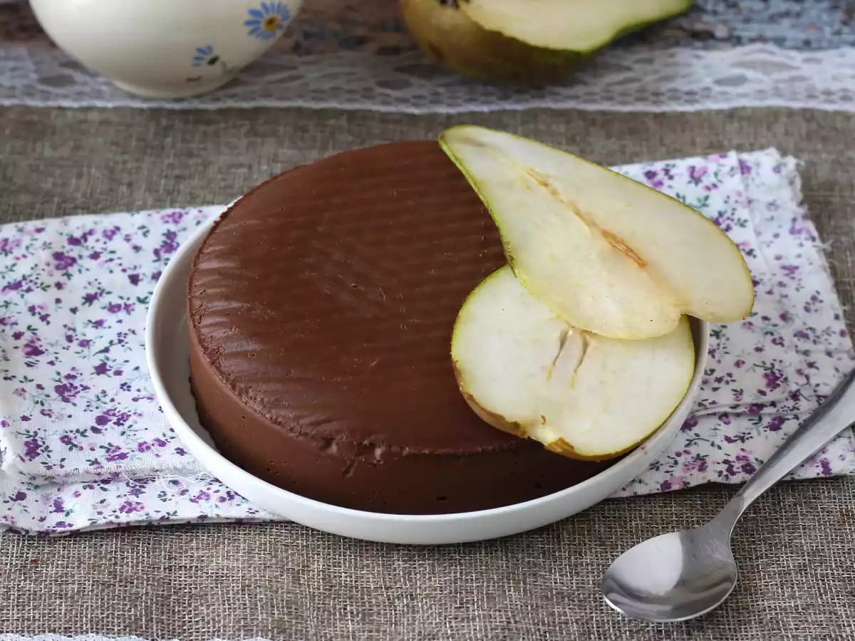 Chocolade peren fudge, een supermakkelijk dessert om te maken met maar 2 ingrediënten!
