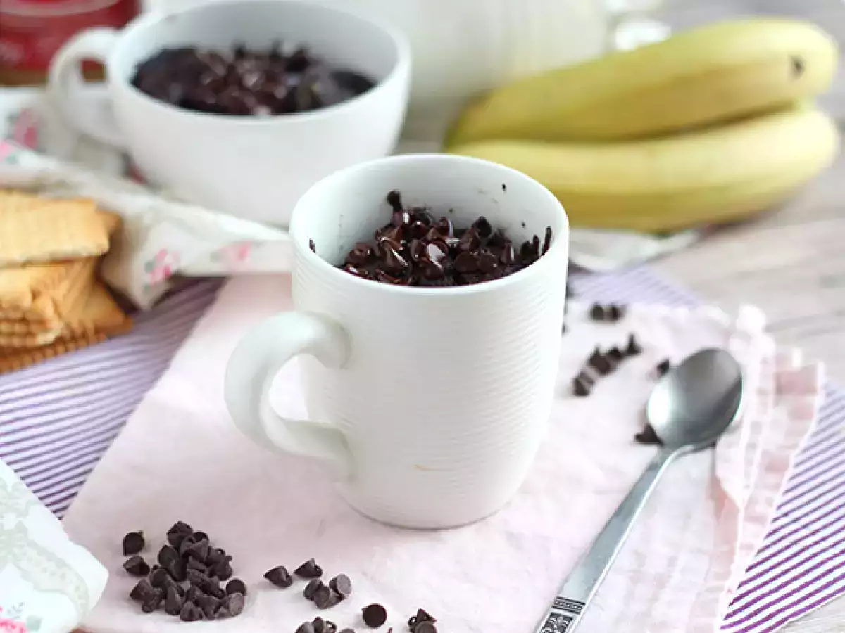 Chocolade-pindakaas mug cake uit de magnetron in 1 minuut - foto 4
