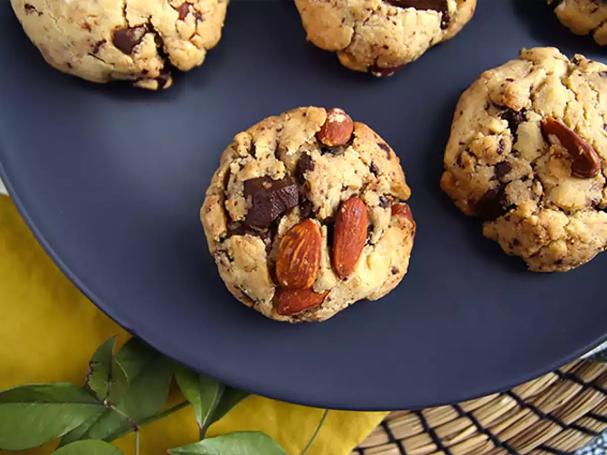 Chocoladekoekjes met pinda's en amandelen - foto 3