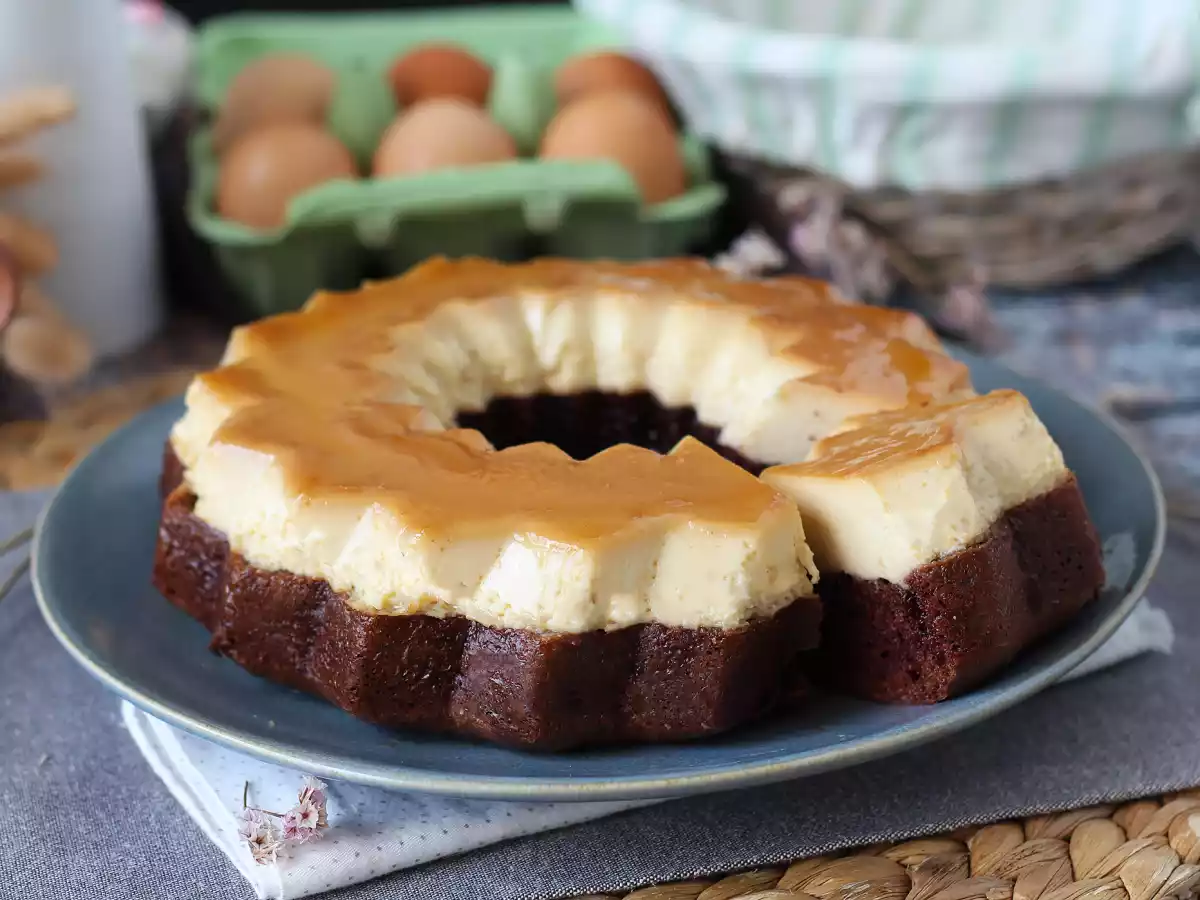 Chocovlaai, de perfecte combinatie van een vochtige chocoladetaart en een vanille-karamelvlaai - foto 7