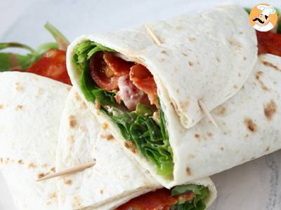 Chorizo, avocado en tomaat sandwich wrap - foto 3