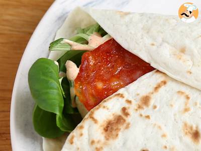 Chorizo, avocado en tomaat sandwich wrap - foto 4