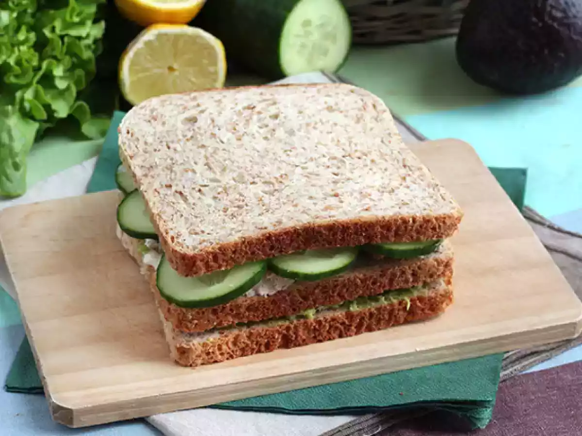 Club sandwich met tonijn en avocado - foto 2