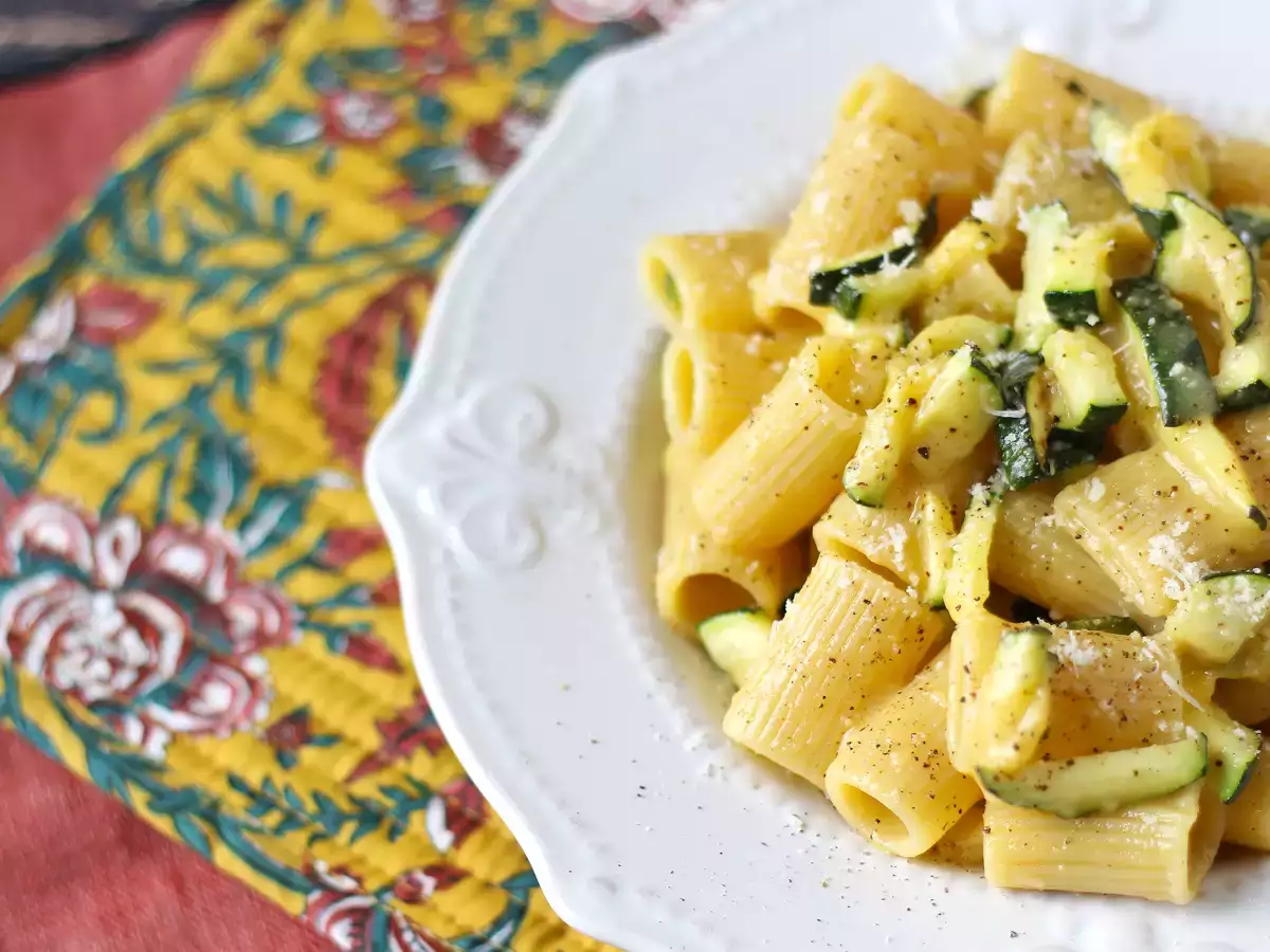 Courgette Carbonara: het gemakkelijk te maken vegetarische recept - foto 6