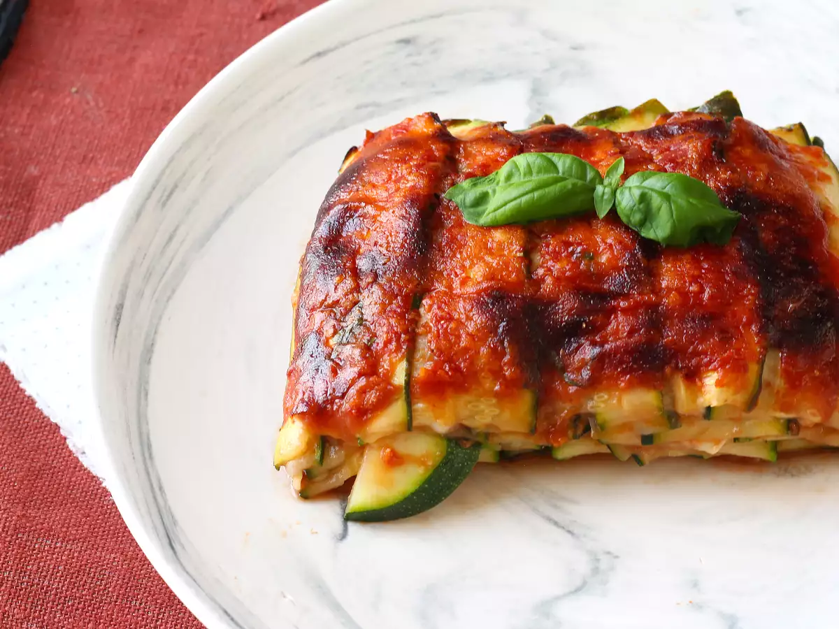 Courgetteparmigiana uit de airfryer: snel, licht en knapperig - foto 5