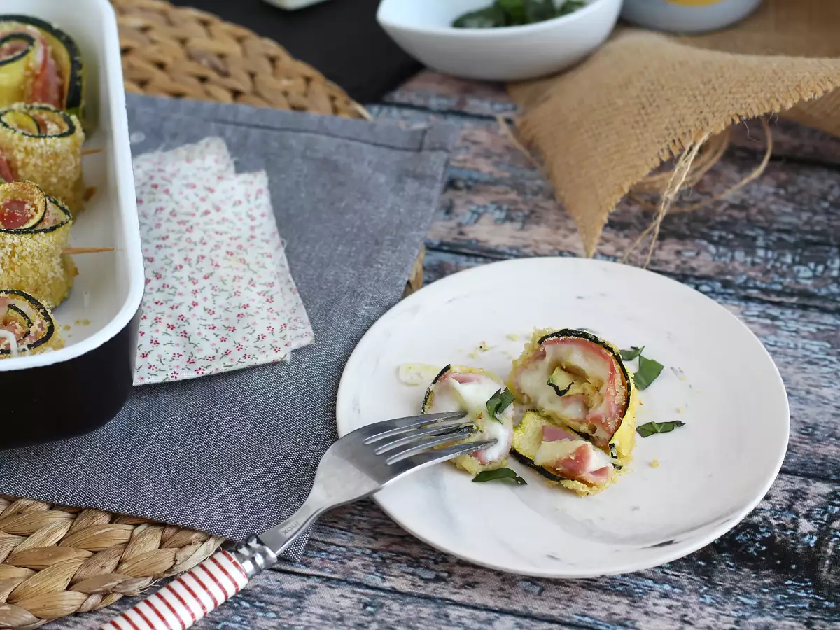 Courgetterolletjes uit de oven met gekookte ham en scamorza - foto 4