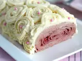 Crêpe-kerststronk met frambozen en witte chocolade, foto 2