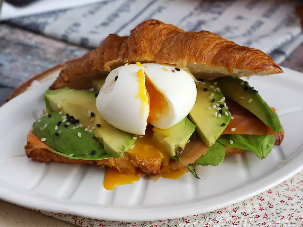 Croissantsandwich voor de brunch - foto 5