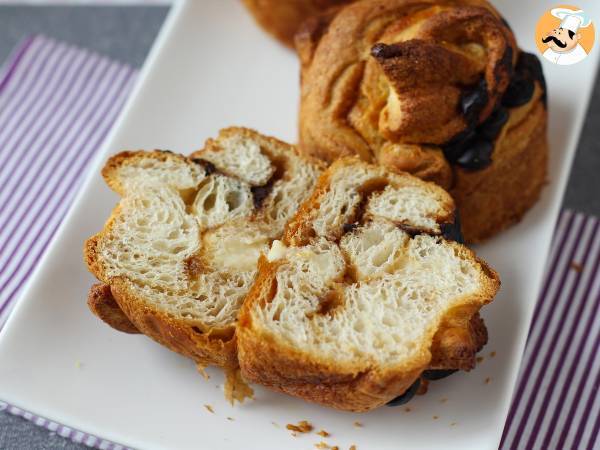 Cruffins, de combinatie van een croissant en een muffin, met custard en chocolade - foto 8