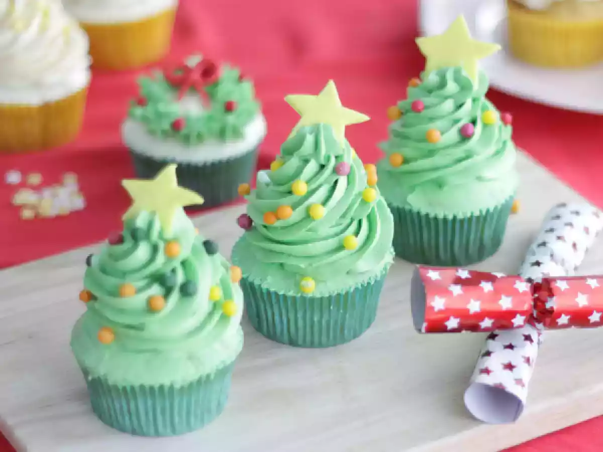 Cupcakes versierd voor Kerstmis
