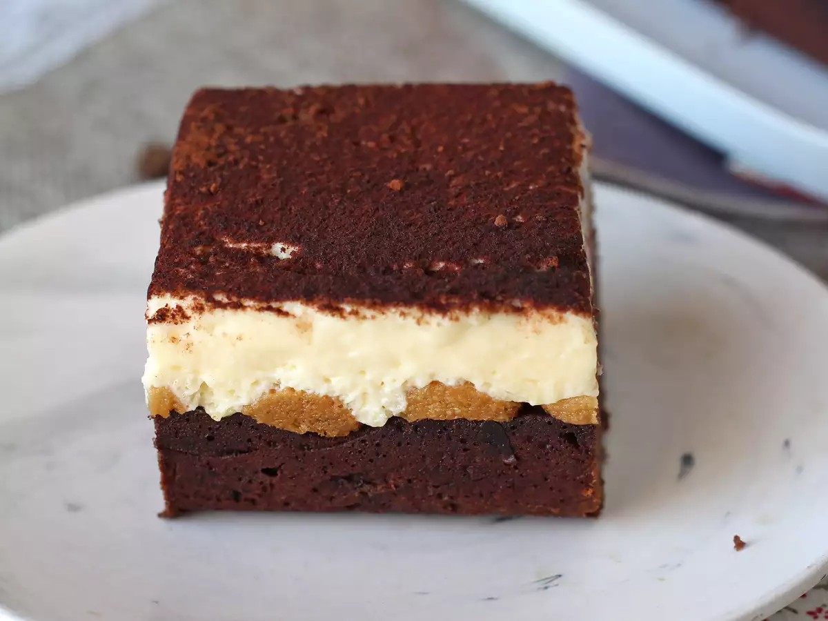 Dol op brownie en tiramisu? Dan is deze browniemisu-taart perfect voor jou! - foto 9