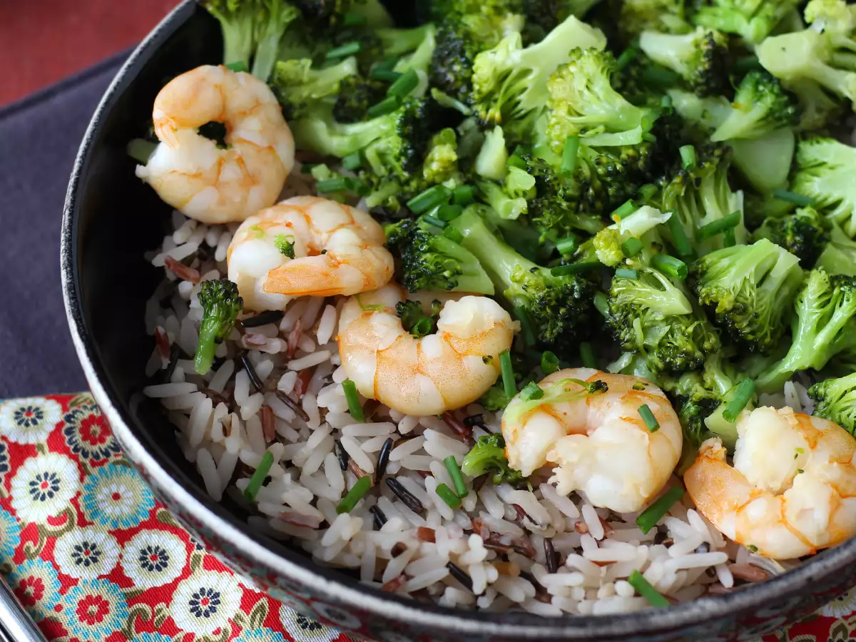 Driekleurenrijst met broccoli en garnalen: makkelijk en gezond - foto 4