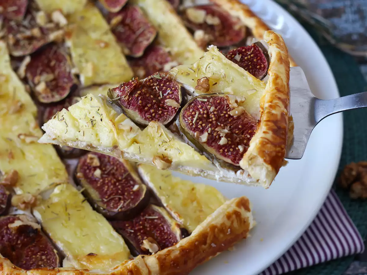 Dunne taart met vijgen, brie en walnoten - foto 3
