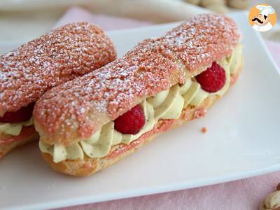 Eclairs met pistachecrème en frambozen