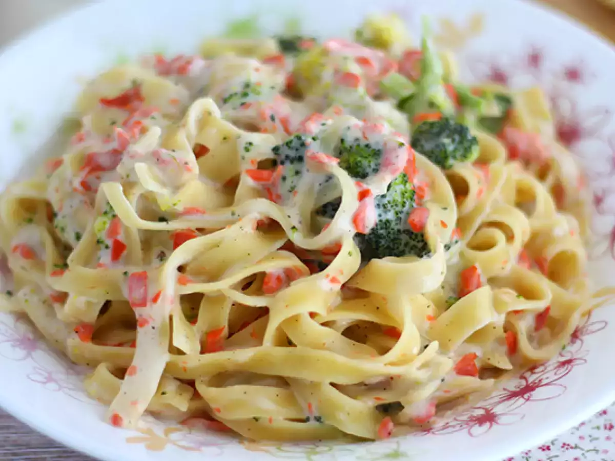 Eenpanspasta – tagliatelle met zalm en broccoli - foto 4