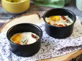 Eieren in cocotte met geitenkaas en zongedroogde tomaten uit de Airfryer, foto 2