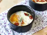 Eieren in cocotte met geitenkaas en zongedroogde tomaten uit de Airfryer, foto 3