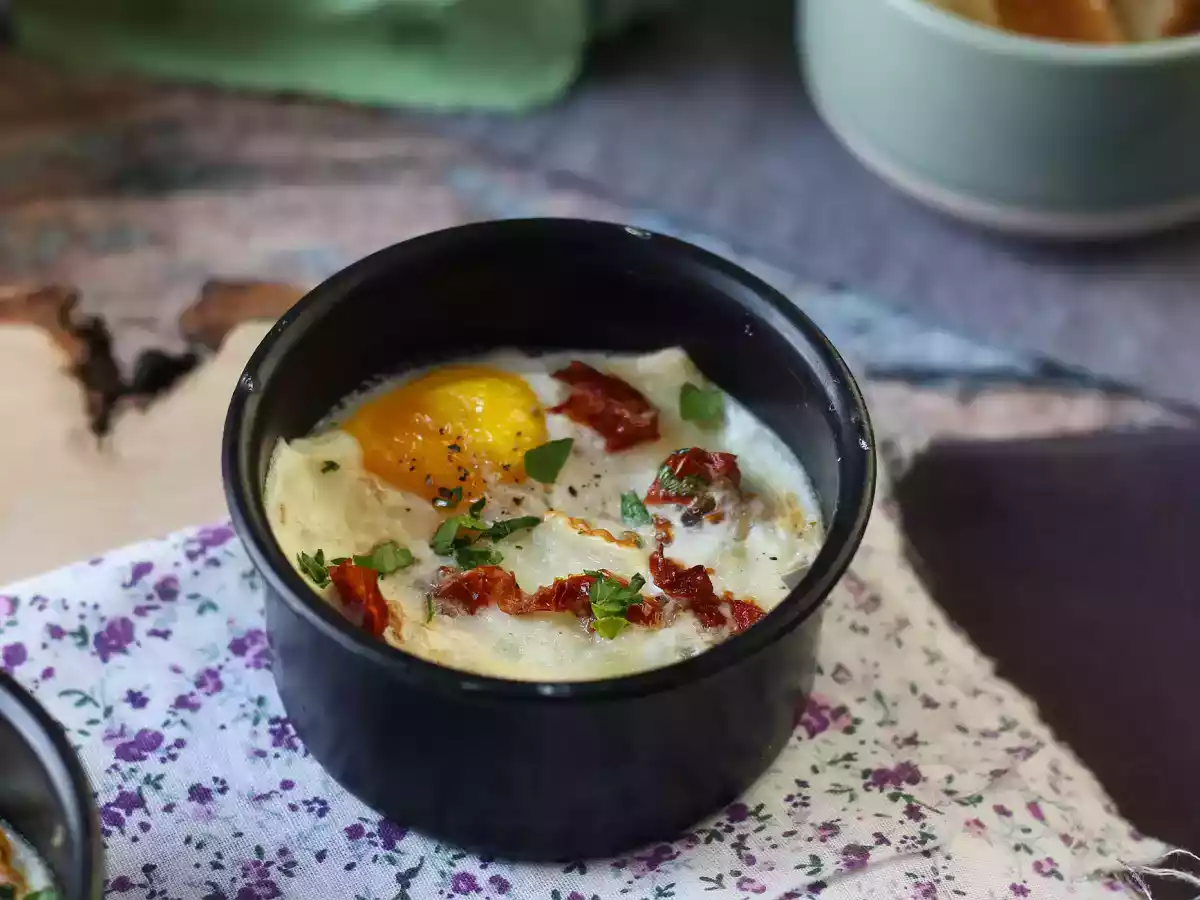 Eierschotel met geitenkaas en zongedroogde tomaten uit de Air Fryer! - foto 6