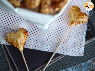 Extra krokante bladerdeeg hartjes met frambozen en chocolade taart pops - foto 4