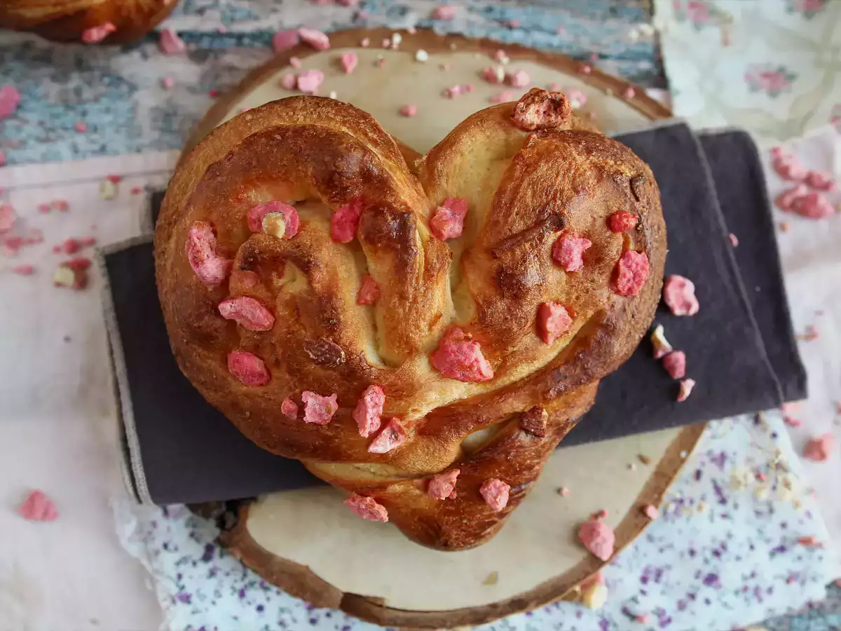 Extra zachte hartvormige briochebroodjes voor Valentijnsdag - foto 3