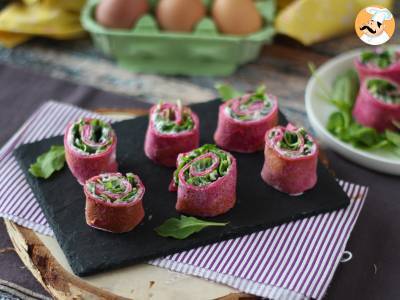 Flensjes van rode biet met ricotta en rucola