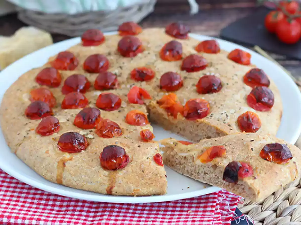 Focaccia met kerstomaatjes - foto 2