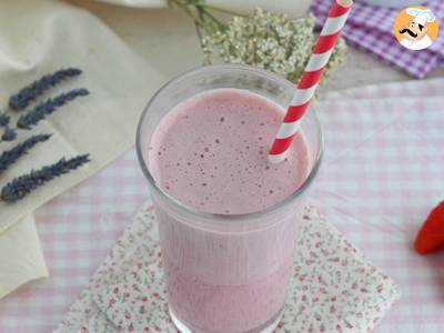 Framboos en aardbeien milkshake - foto 3