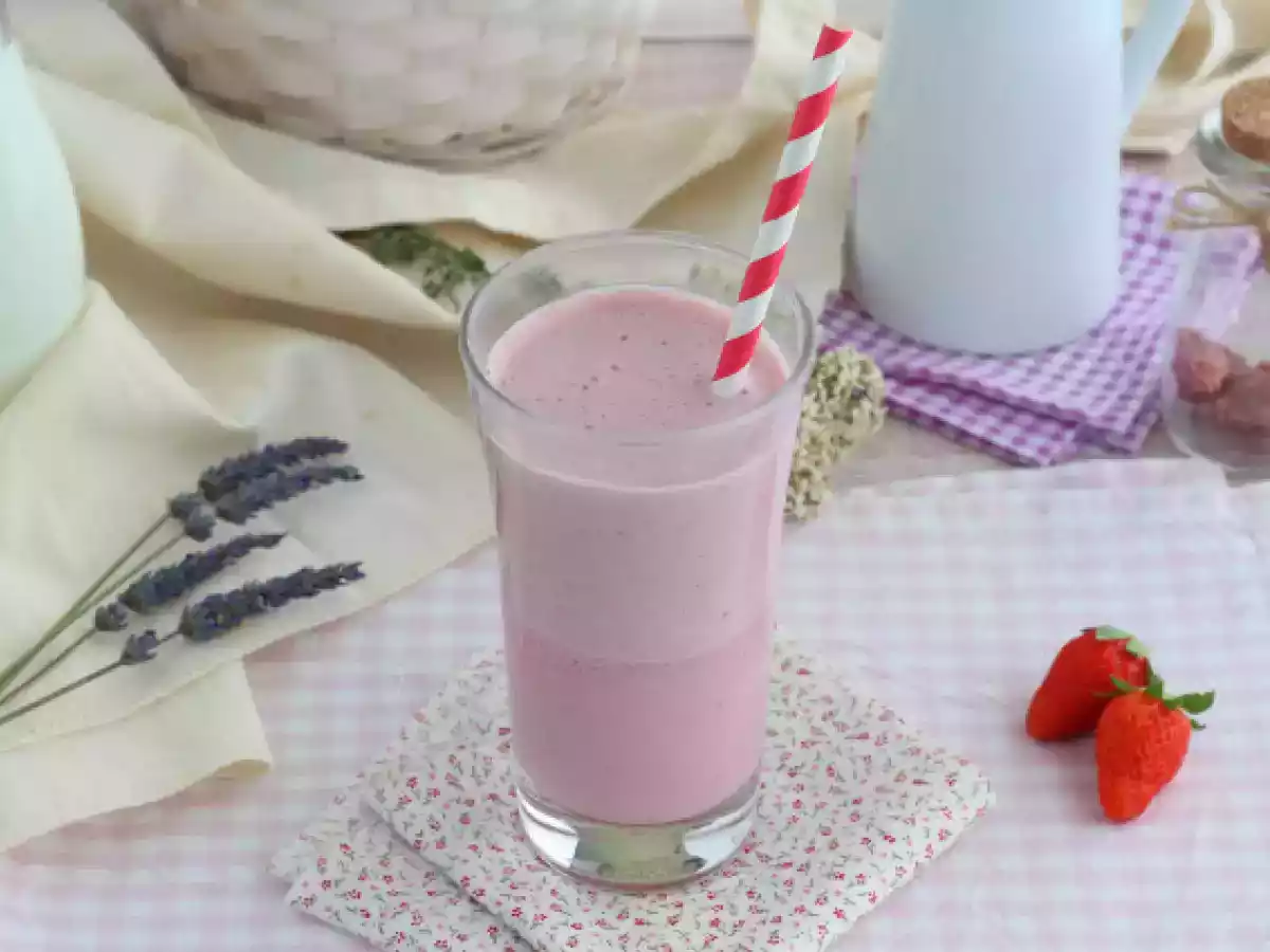 Frambozen- en aardbeienmilkshake