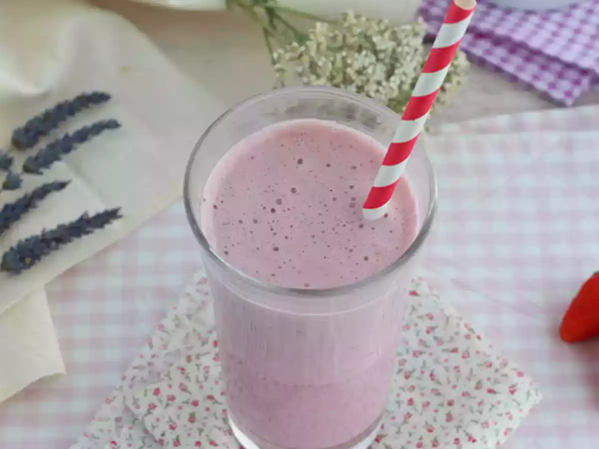Frambozen- en aardbeienmilkshake - foto 3