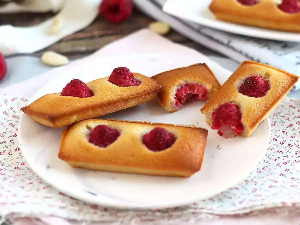 Frambozen Financiers, het gemakkelijk te maken gedetailleerde recept