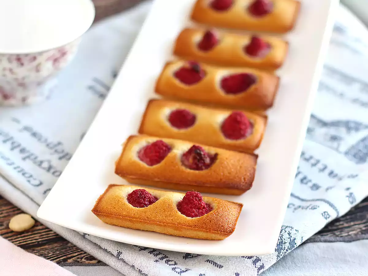 Frambozen Financiers, het gemakkelijk te maken gedetailleerde recept - foto 6
