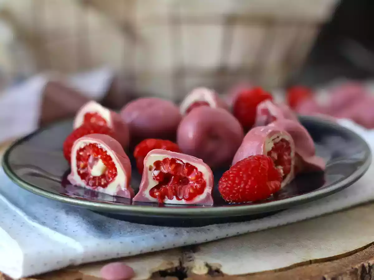 Frambozen-, witte chocolade- en robijnchocoladehapjes in Franui-stijl - foto 4