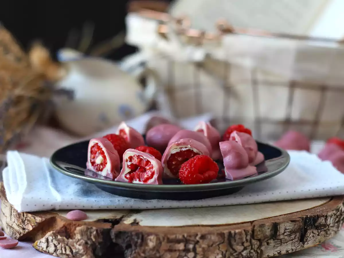 Frambozen-, witte chocolade- en robijnchocoladehapjes in Franui-stijl - foto 6
