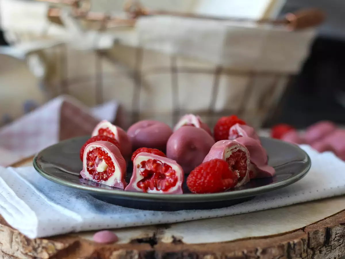 Frambozenhapjes met witte en ruby chocolade à la Franui - foto 3