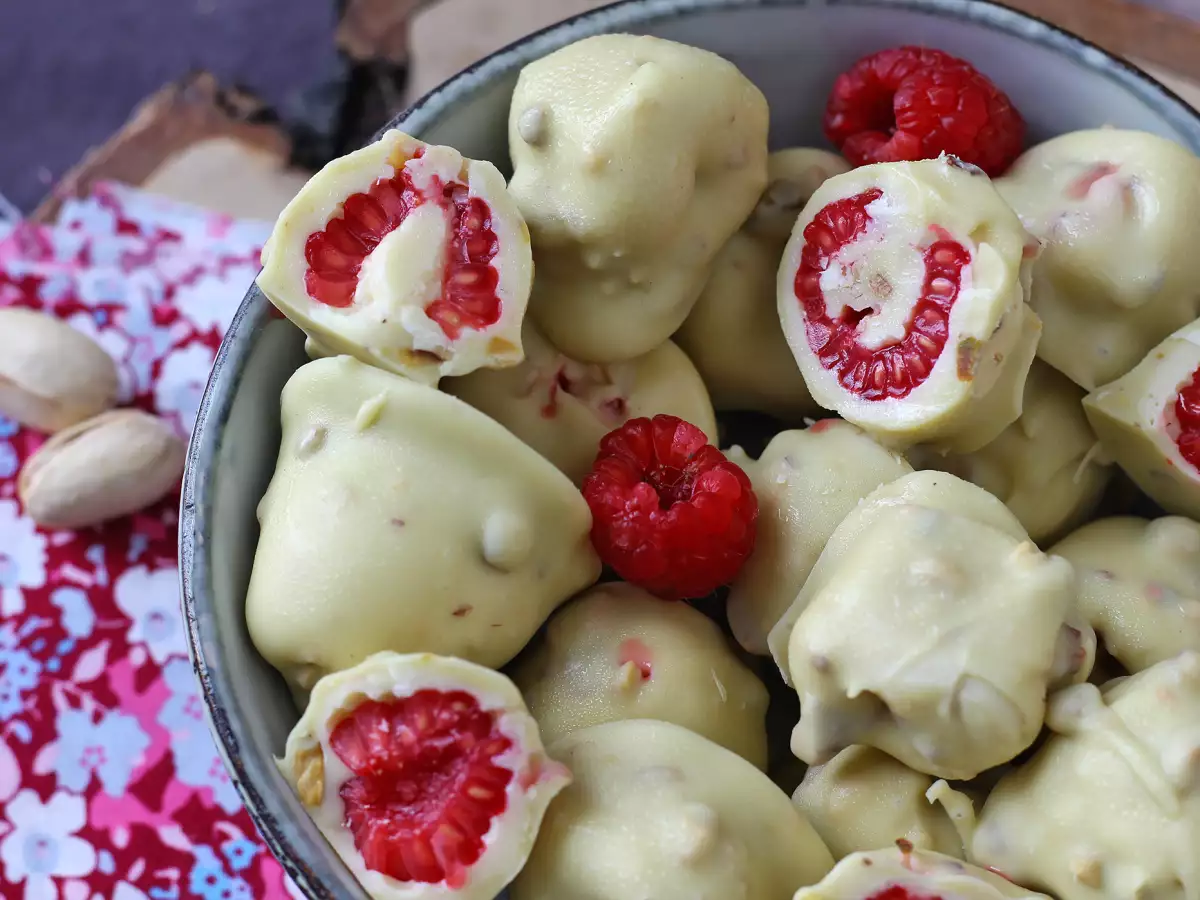 Franui met pistache: heerlijke frambozen met een zachte, knapperige chocoladelaag - foto 7